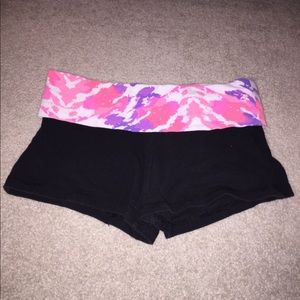 So yoga (SO) shorts
